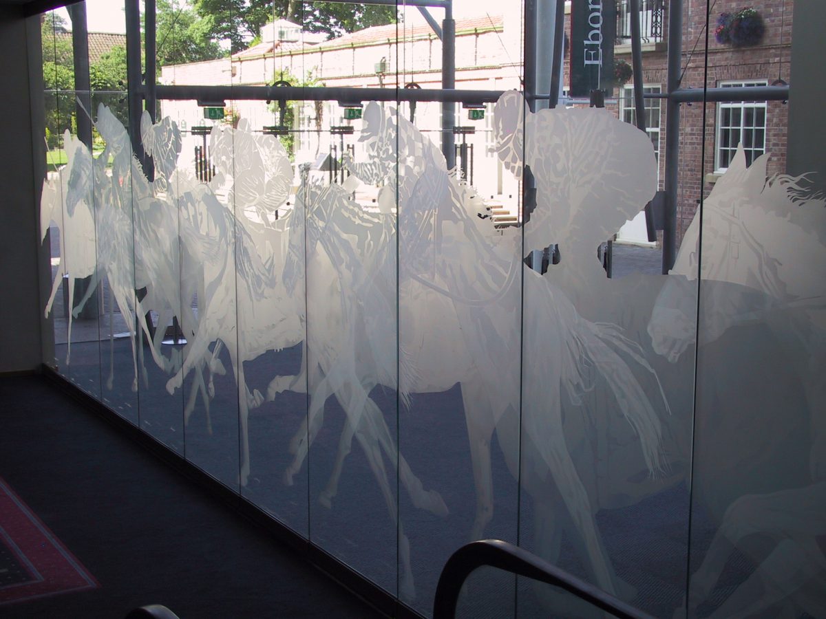 Etched glass race horse and jockeys